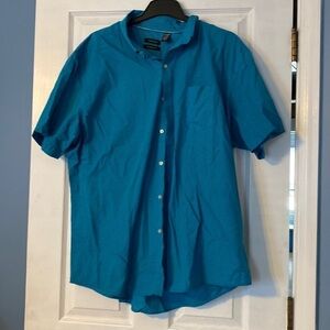 Van Heusen mens short sleeve button down shirt; size 18-18.5